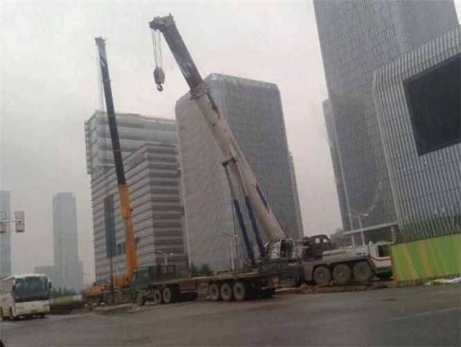 湘桥区“自动找平”—— 吊车的 “平地神器” 技术